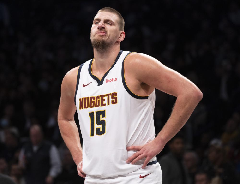 论员们为之 论员们为之